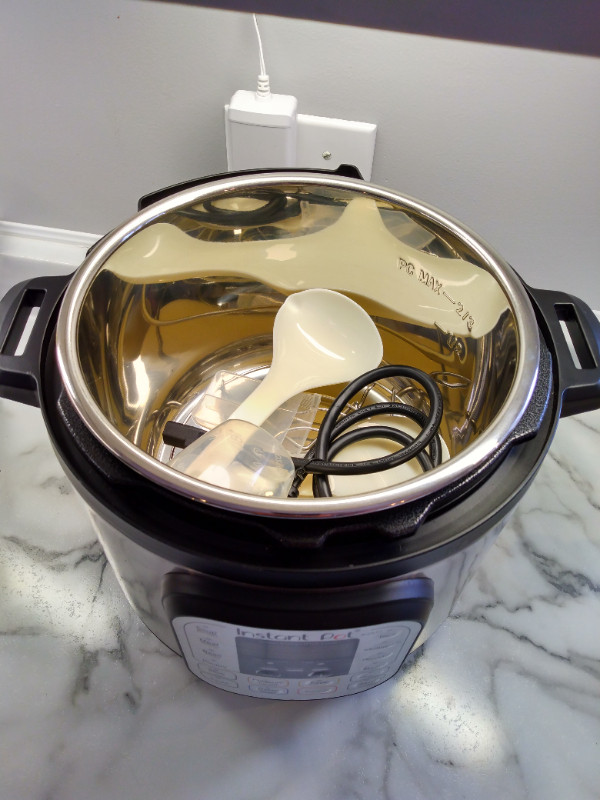New 6 Quart Hot Pot Instant Pot Duo. Never been used. in Microwaves & Cookers in Cole Harbour - Image 2