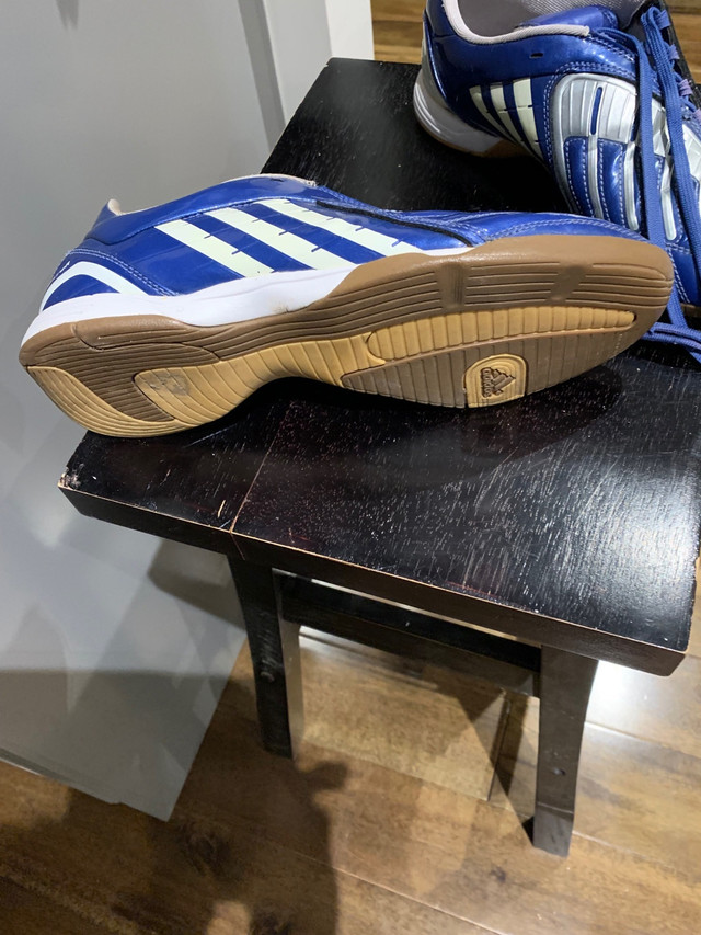 Adidas size 9 men’s indoor soccer shoes  in Men's Shoes in Markham / York Region - Image 3