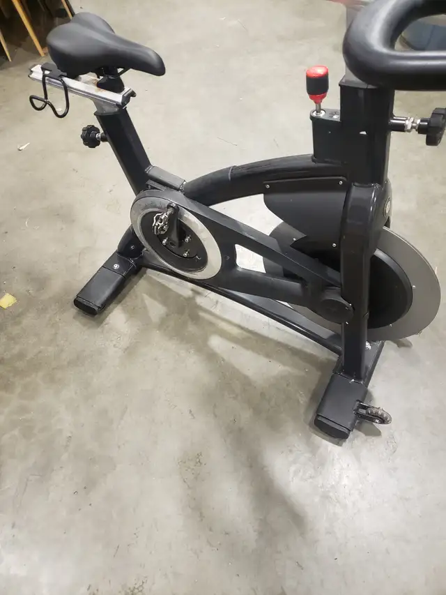 Schwinn Stationary Bike in Exercise Equipment in Delta/Surrey/Langley - Image 2