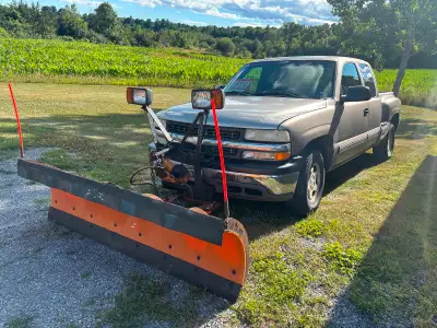 2002 Chev Silverado Extended Cap 4.8L V8 Auto 4WD. Krown rustproof every year since 2013. 262000km....