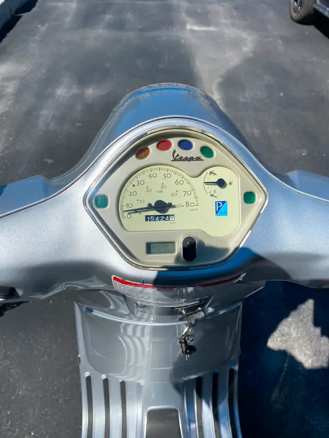 Vespa, Piagio 50cc in Scooters & Pocket Bikes in Oshawa / Durham Region - Image 6