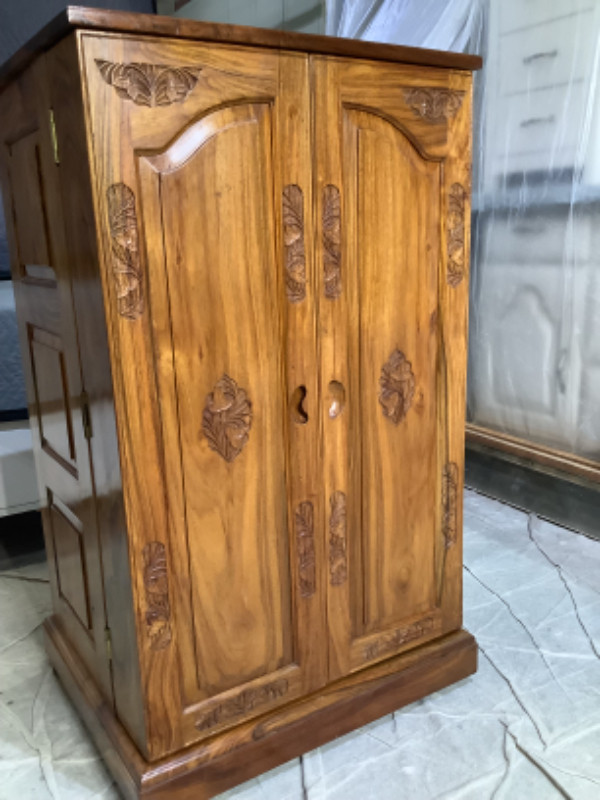 Refinished Rosewood Bar Cabinet in Hutches & Display Cabinets in Pembroke - Image 4
