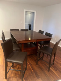 Kitchen table with leaf and 8 chairs 