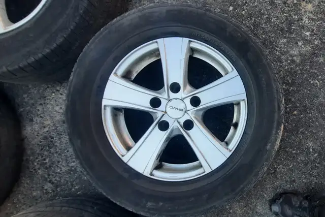 16" Dodge Alloy Rims in Tires & Rims in Kingston - Image 3
