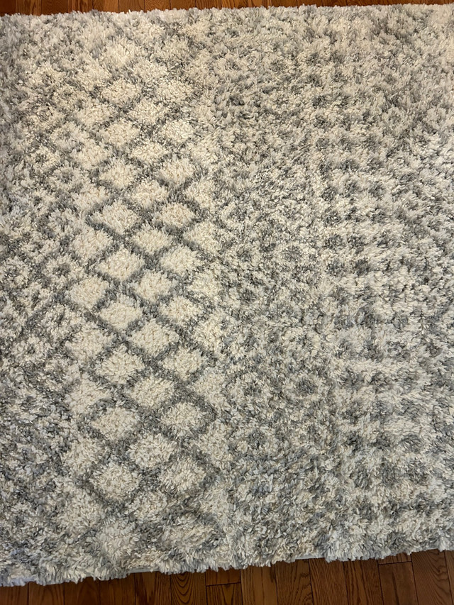 Tapis blanc et gris Lan Art Milos polypropylene carpet rug dans Tapis et moquettes  à Ville de Montréal - Image 3