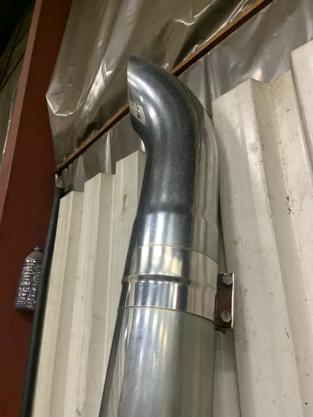 truck exhaust in Heavy Trucks in Peterborough - Image 5