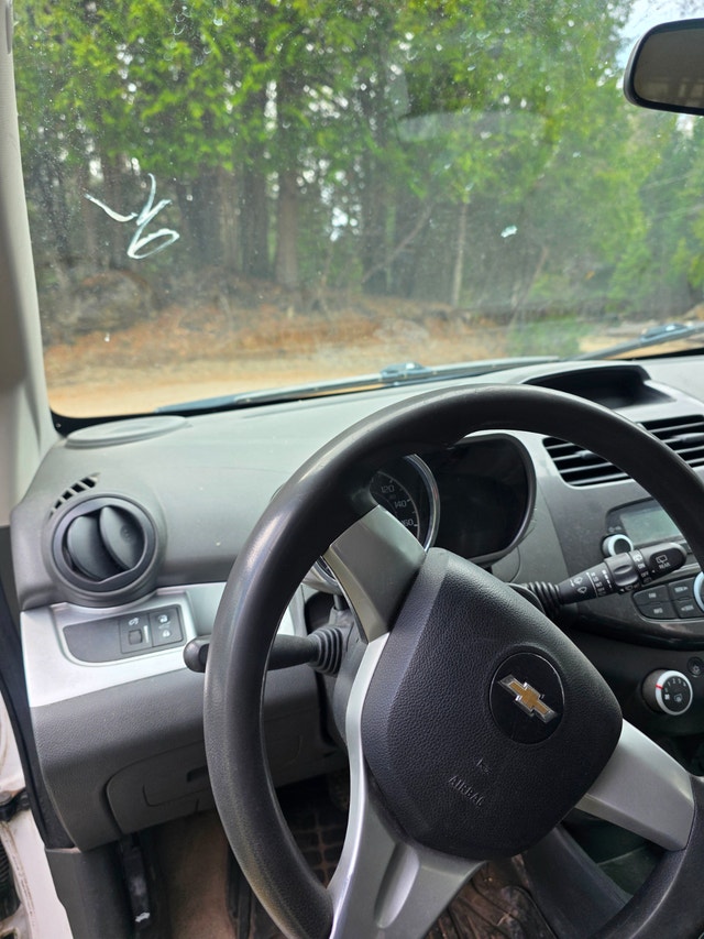 Chevrolet spark 2015 tres économique 1.2 litre. — photo 5