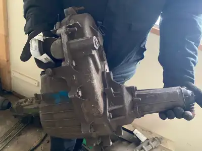 good working condition transfer cases available for 1998 to 2002 dodge cummins 241-DLD 1000$ plus ex...