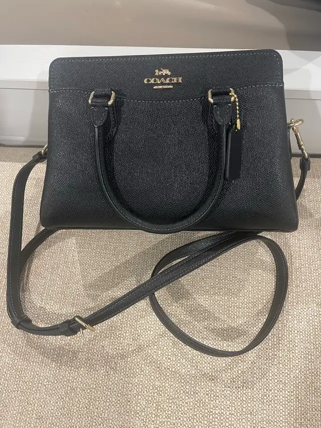 Woman’s Coach purse in Bags & Luggage in London - Image 2