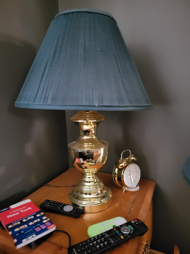 Lot of 2 vintage table  lamps  in Indoor Lighting & Fans in Kitchener / Waterloo - Image 2