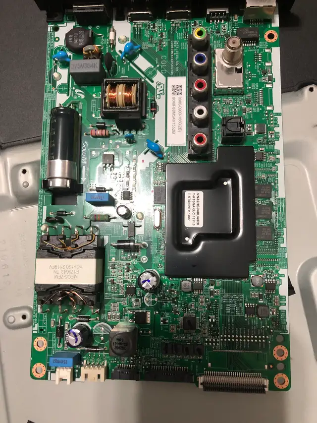 Samsung 32 inch TV parts model UN32M4500BF in TVs in Kitchener / Waterloo - Image 4