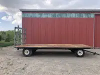 Flat rack steel hay wagon 