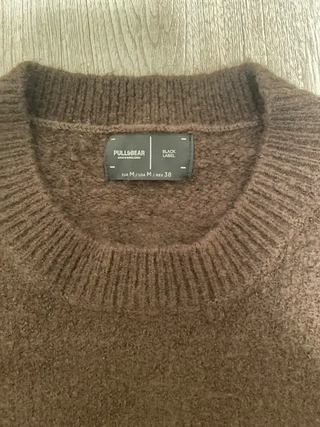 Brown Sweater558827382475345921