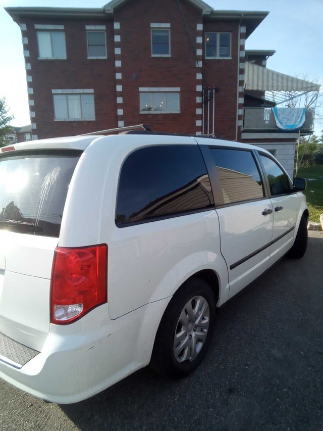 Grand Caravan great condition — photo 3