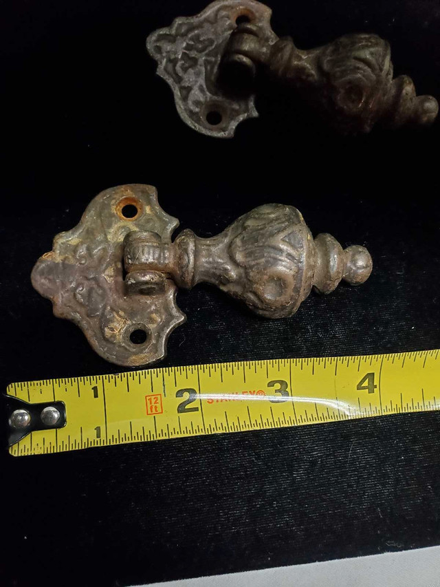 Early cast iron handles $25 in Arts & Collectibles in St. Catharines - Image 2