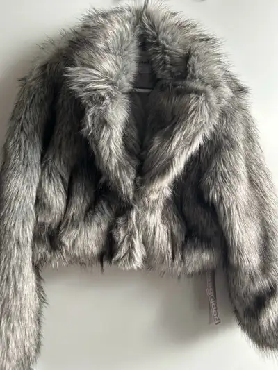 ❗️New large jacket open to offers, View more