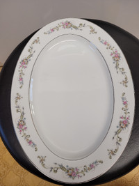 Royal Sealy “Garland” Platter & Dinner Plate