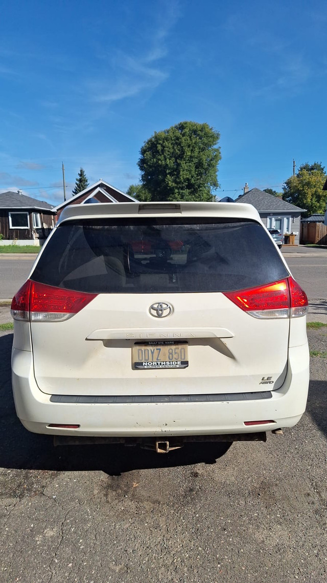 2013 Toyota Sienna in Cars & Trucks in Thunder Bay - Image 3