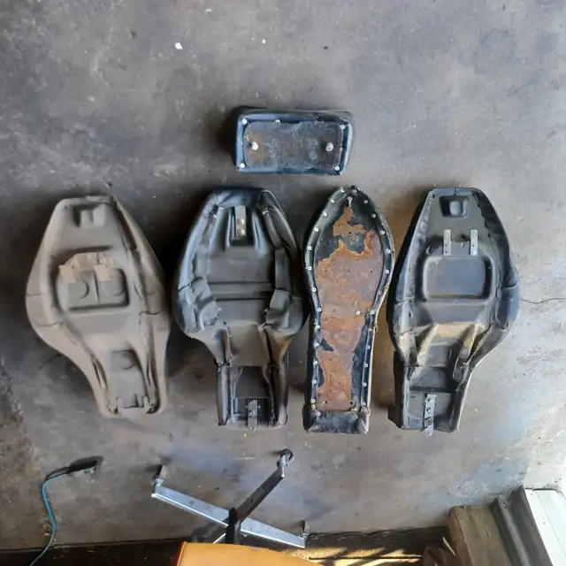 Harley Davidson seats in Motorcycle Parts & Accessories in Edmonton - Image 4