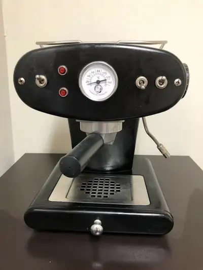 It works great except that the front temperature guage is no longer working. You don’t really need i...