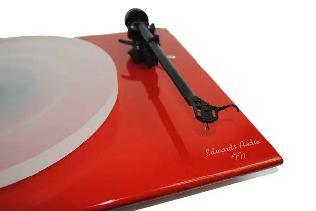 Edwards Audio TT1SE Turntable in Stereo Systems & Home Theatre in Calgary - Image 2