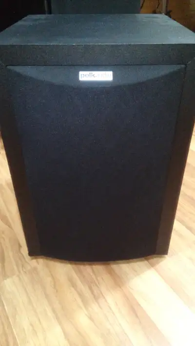 Best offer takes it. Polk Audio RM6750 in perfect working and good shape conditions Specifications:...