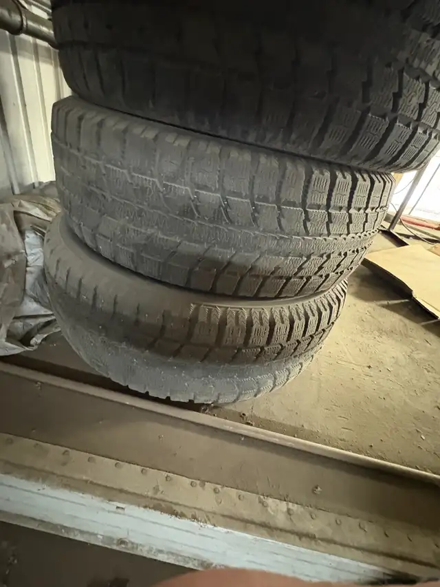 a vendre pneus d hiver in Tires & Rims in Laval / North Shore - Image 2