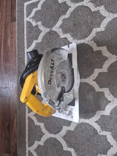 Dewalt corded skill saw Old school and better than battery