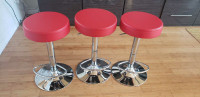 3 tabourets de comptoir (stool) rouge