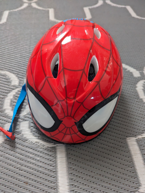 Bicycle helmet - youth - spiderman in Kids in Markham / York Region