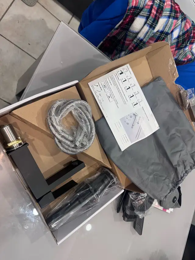 bathroom vanity sink faucets new in boxes various instock in Plumbing, Sinks, Toilets & Showers in City of Montréal - Image 2