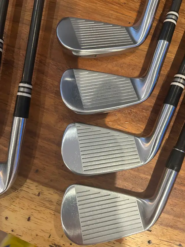 Titleist T-100s 4-pw plus a 48 degree t-100s wedge with the set in Golf in Ottawa - Image 6
