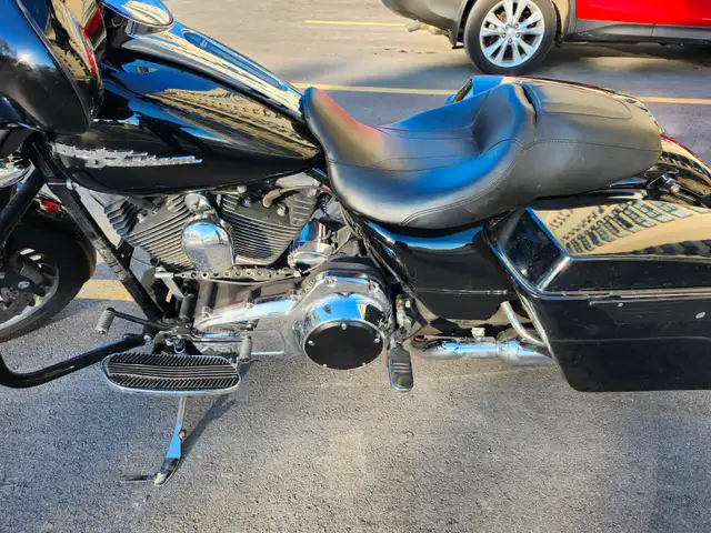 2010 harley davidson street glide in Street, Cruisers & Choppers in Ottawa - Image 10