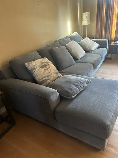 Pet free smoke free home Very clean no stains Bought 2 years ago for over $1600 Pick up only 128”W 4...