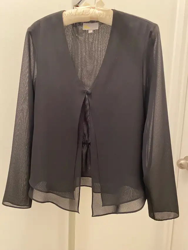 Elegant 3 Piece Evening Outfit - Timeless Design in Women's - Dresses & Skirts in City of Toronto - Image 2