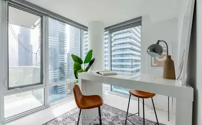 501 Yonge Street - Short-term summer sublet opportunity from April to August in the heart of downtow...