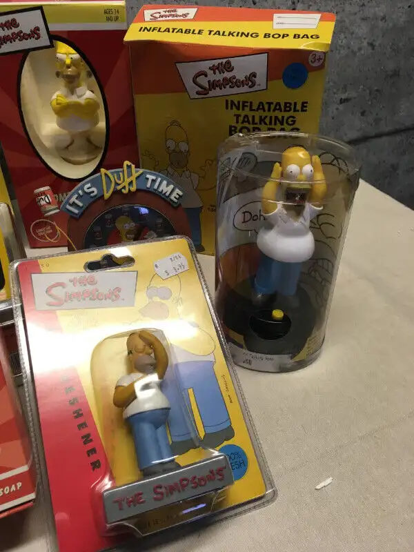 The SIMPSONS 30 ITEMS, DVD, BOOK, GAME AND COLLECTOR ITEM in Arts & Collectibles in Laval / North Shore - Image 8