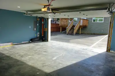 Garage or workshop in Whistle Bend, 500sqft electrically heated insulated wired space, ideal for sto...