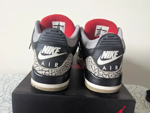 WORN - JORDAN 3 BLACK CEMENT SIZE 10.5 in Men's Shoes in Oshawa / Durham Region - Image 4
