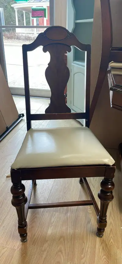 6 chaises antiques à Bedford , View more