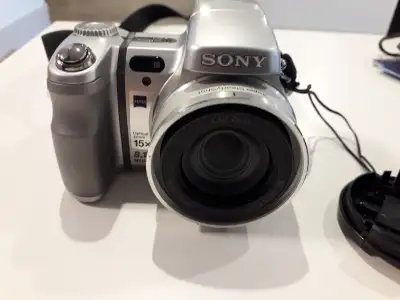 DIGITAL CAMERA SONY H7 8.1 MEGA, View more