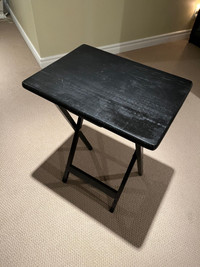 Folding table