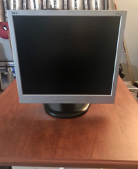 19” lcd monitor for sale. 