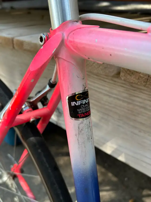 Road Bike in Road in Cambridge - Image 5