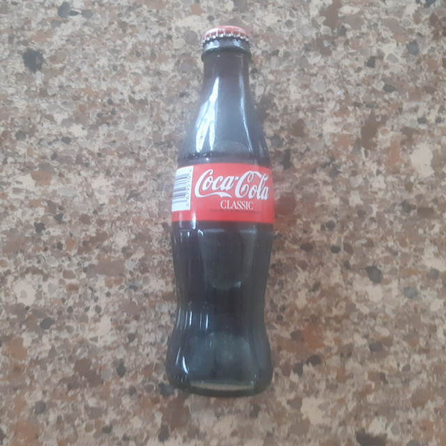 Coca Cola Bottle - Toronto Maple Leaf Gardens 1999 [Unopened] in Arts & Collectibles in Bedford