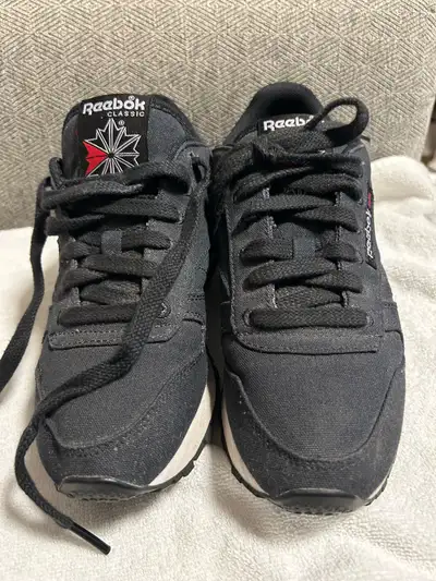 running shoes Reebok size 5, View more