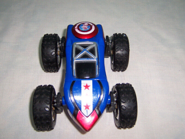 4x4 monster et auto 2 dans 1 capitaine america dans Jouets et jeux  à Lévis - Image 4