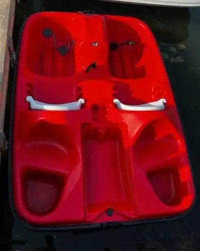 Purchased in May 2024, only used a handful of times, upgraded to a Zodiac with 9.9 Comes with cover,...