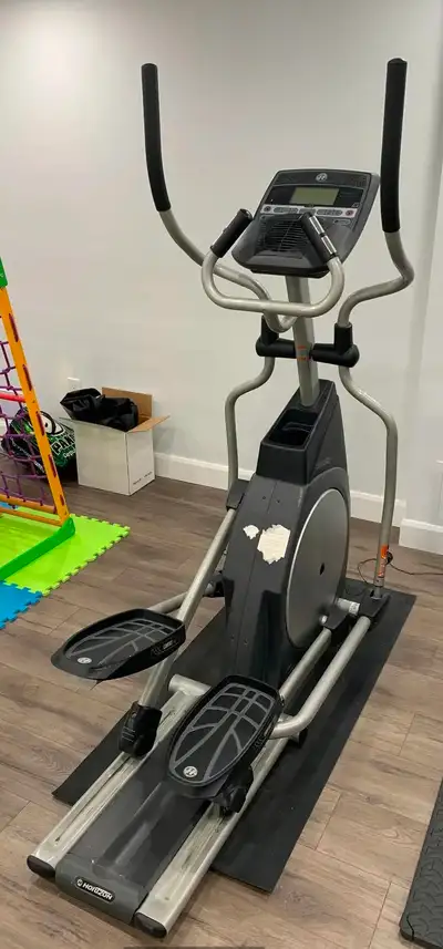 Gently used. MP3 plug in. Manual included.