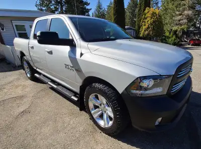 Excellent condition! Exterior....silver/black Interior....black leather/cloth. Cold weather package....